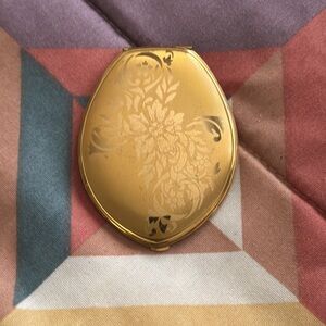 Vintage AMERICAN BEAUTY ELGIN AMERICAN Powder Compact Made in USA